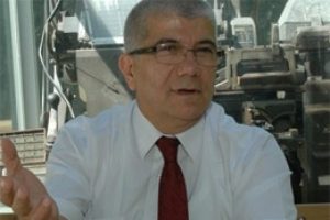 &Uuml;niversite hocalarının maaş isyanı!