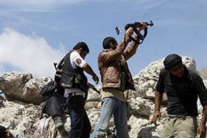 Suriye'de muhalifler kendi aralarında &ccedil;atıştı