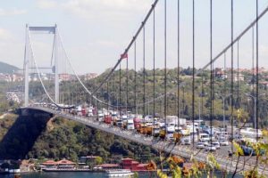 Y&uuml;zlerce kamyon FSM'yi b&ouml;yle salladı