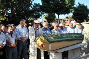 Tramvayın altında kalan &ccedil;ocuk toprağa verildi