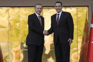 Romanya Başbakanı resmi t&ouml;renle karşılandı