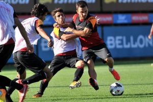 Galatasaray derbi ma&ccedil;ın hazırlıklarını s&uuml;rd&uuml;rd&uuml;