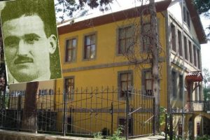 Atat&uuml;rk evinde skandal