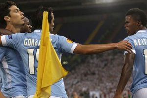Lazio Varşova engelini zor aştı!