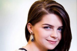 Pelin karahan &ccedil;ok b&uuml;y&uuml;k bir işe soyunuyor!