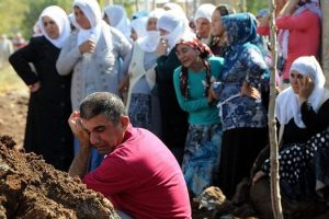 G&ouml;zyaşları i&ccedil;inde toprağa verildiler