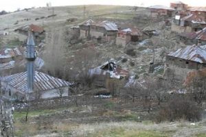 52 n&uuml;fuslu k&ouml;yde 10 muhtar adayı!