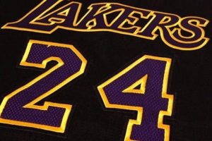 Lakers'ın yeni formaları siyah