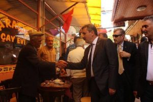 "Bir tarafta ezan okunurken diğer tarafta saz &ccedil;alınırsa olmaz"