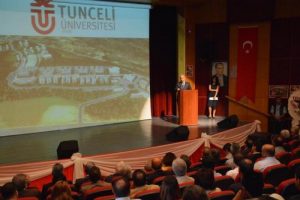 'K&uuml;rt sorunu &ccedil;&ouml;z&uuml;lmeden &uuml;niversiteyi geliştiremem'