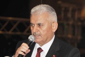 "Y&uuml;ksek hızlı tren 29 Ekim'e yetişmiyor"