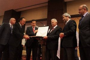 "Ticaret sizden, yollar bizden"