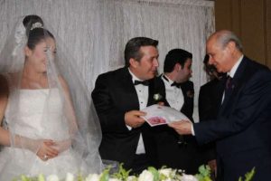 Bah&ccedil;eli nikah şahidi oldu
