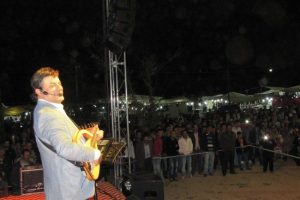 Coşkun Sabah konser verdi