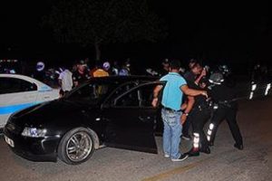 Adana polisi alarma ge&ccedil;ti