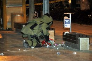 Antalya'da sahipsiz &ccedil;anta paniği