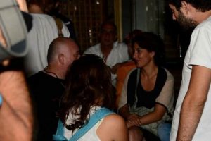 Meltem Cumbul'un y&uuml;z&uuml; g&uuml;l&uuml;yor