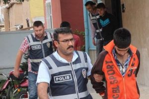 Sigara i&ccedil;enleri gasp etmişler