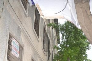 Faciaya kıl payı