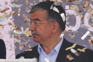 Bakandan eğitime tam destek