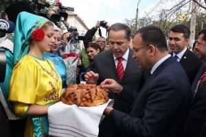 Bozdağ'a ekmek ve tuz ikramı