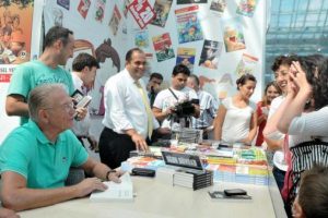 Uğur D&uuml;ndar okuyucularıyla buluştu