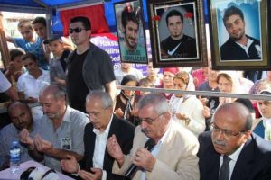 Kılı&ccedil;daroğlu, Ahmet Atakan'ın evinde