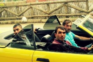 17 yaşındaki genci &ouml;ld&uuml;rd&uuml;kten sonra yakıp g&ouml;men 3 kişi tutuklandı