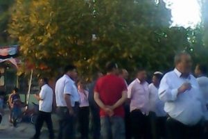 Okul &ccedil;evresinde kurulan baz istasyonuna tepki