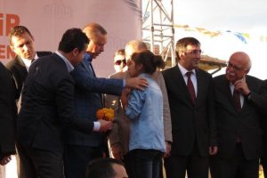 Başbakandan ablası i&ccedil;in yurt istedi