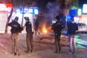 G&ouml;stericinin elinde bomba patladı