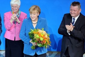 Almanya'da zafer Merkel'in
