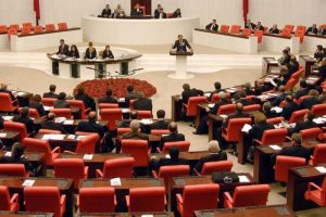 AK Parti ve CHP'de K&uuml;rt &ccedil;ıkmazı