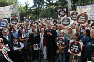 "Şiddet ve nefretle kınıyorum"