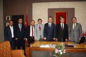AK Parti'den kaymakama ve emniyet m&uuml;d&uuml;r&uuml;ne ziyaret