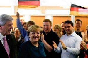 Merkel'den muhalefete yeşil ışık