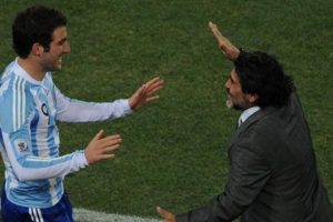 Maradona'dan Higuain'e mesaj!