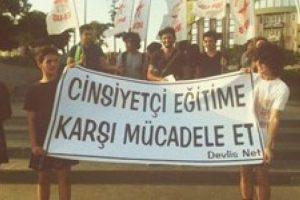 Liselilerden etekli eylem