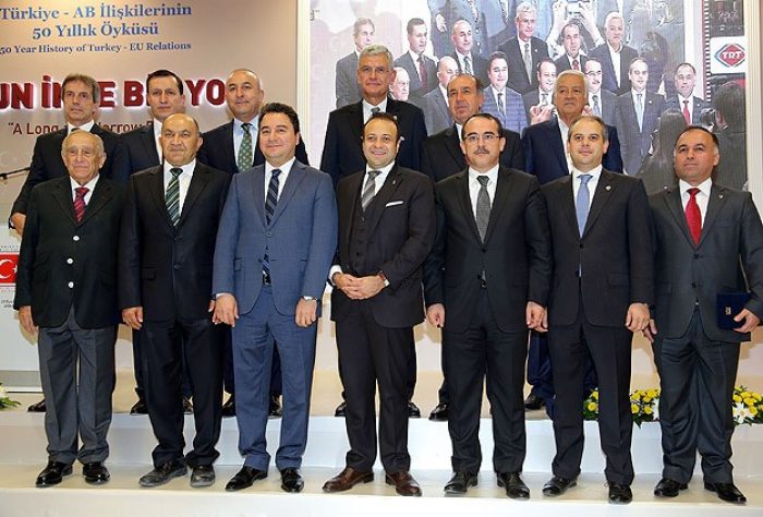 50 yıllık &ouml;yk&uuml;n&uuml;n galası yapıldı