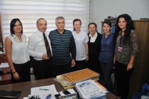 Karaciğer nakline baklavalı kutlama