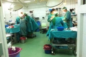 Bir ameliyathanede 2 operasyon!