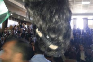CHP'den peruk sorusu!