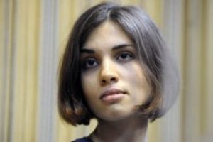 Pussy Riot kızına "Burada &ouml;l&uuml;rs&uuml;n" tehdidi