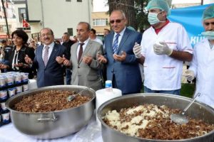 4 kazan pilav 20 dakikada t&uuml;kendi