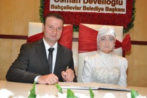 Geriye sadece nikah fotoğrafları kaldı