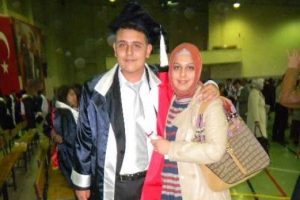 Anne ile oğul aynı &uuml;niversiteyi kazandı