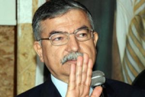 Bakan 5 akrabasını toprağa verecek