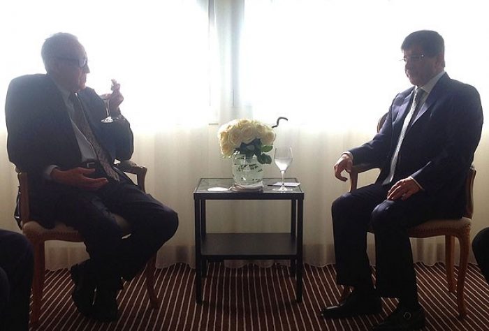 Davutoğlu İbrahimi ile g&ouml;r&uuml;şt&uuml;