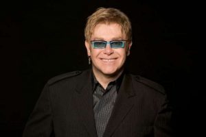 "Putin, Elton John'u yasakla"