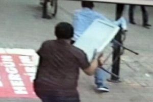 Kız kardeşine laf atanlara meydan dayağı